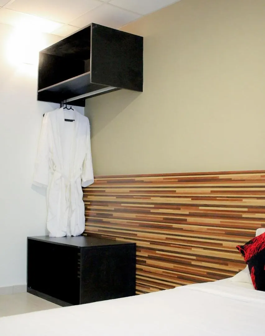 We Hotel Butterworth